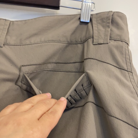 Lululemon Beige Midweight Cargo Shorts Size 36 - Picture 6 of 10